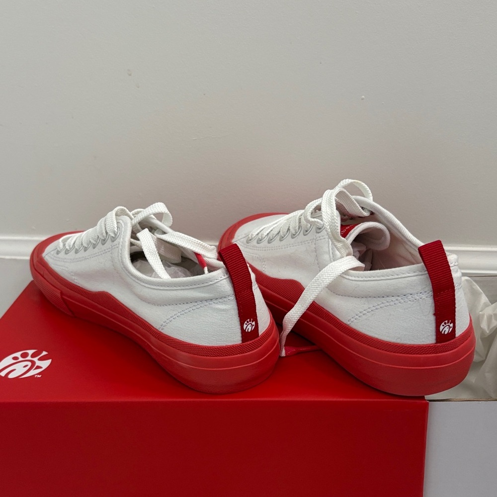 Chick-fil-A Branded Low-Top Canvas Sneakers - women’s size 7 - Picture 4 of 5
